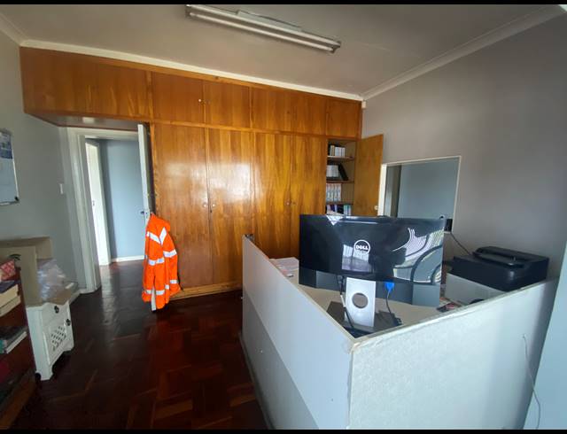 350M² BUILDING FOR SALE IN MILNERTON CENTRAL